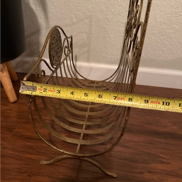 Hollywood Regency Antique Brass Gold Metal Magazine Rack Decorative Scrollwork - Picture 13 of 13